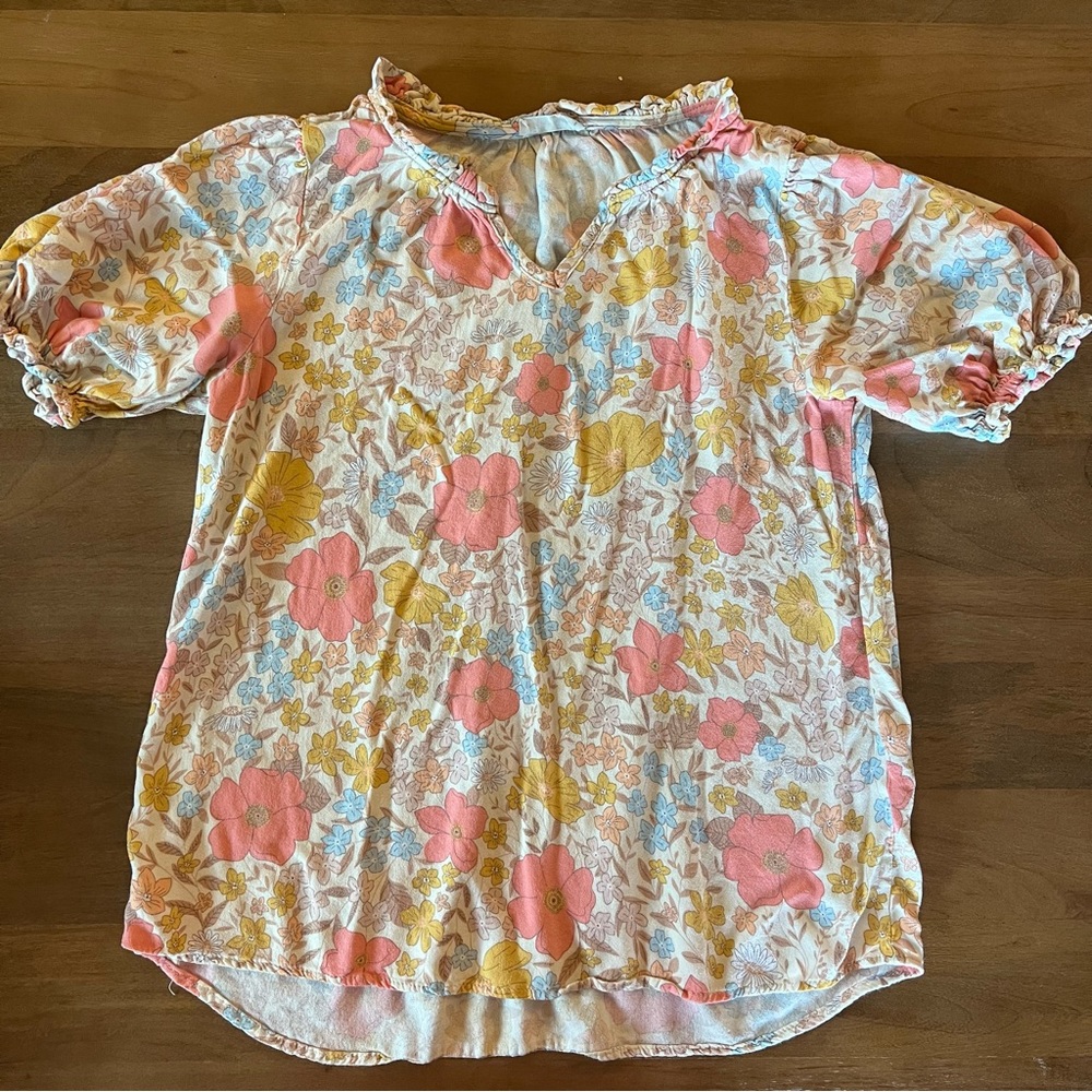 Boho Floral V neck with Ruffles - women’s small - shirt - retro